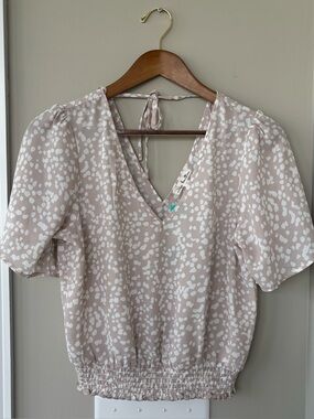 Nine Britton Cidro smocked bottom blouse size small NWT